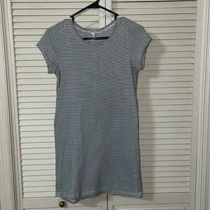Light weight knit short sleeve summer dress